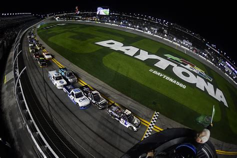 daytona 500 length of time.